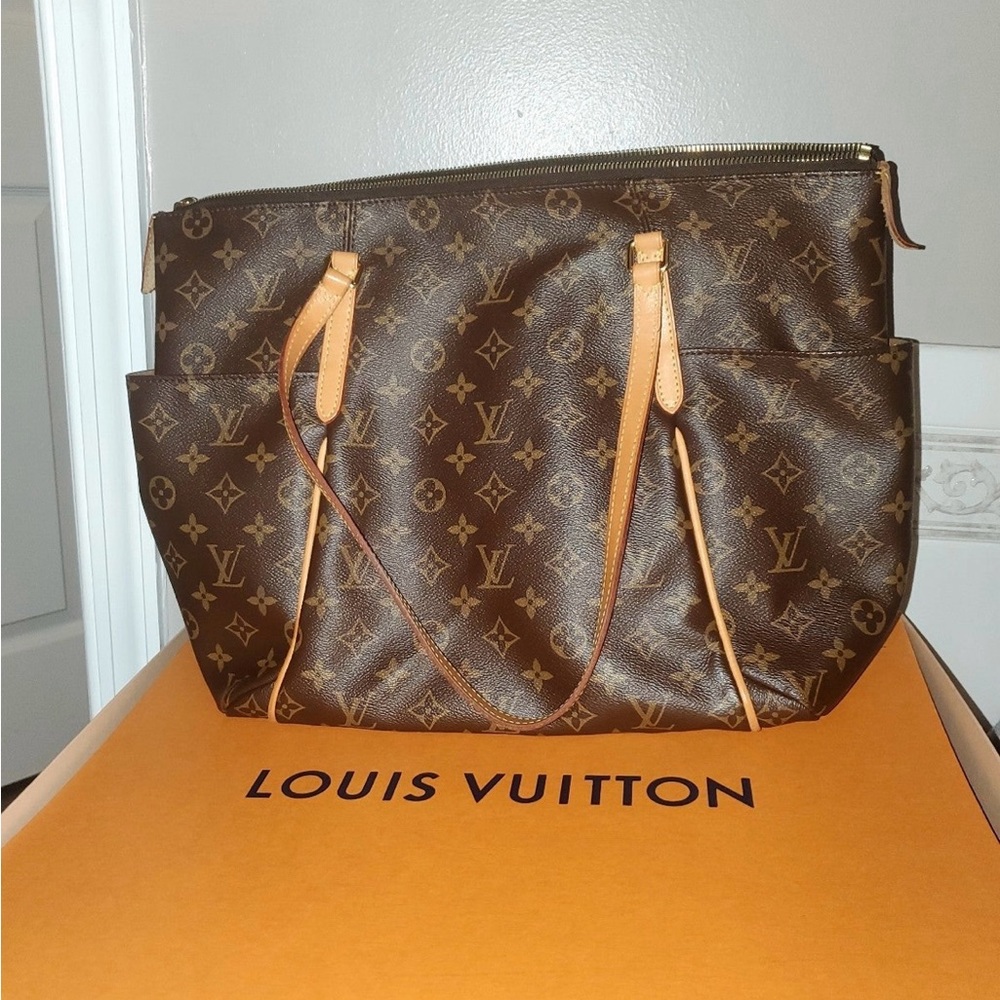 Louis Vuitton Totally MM Bag